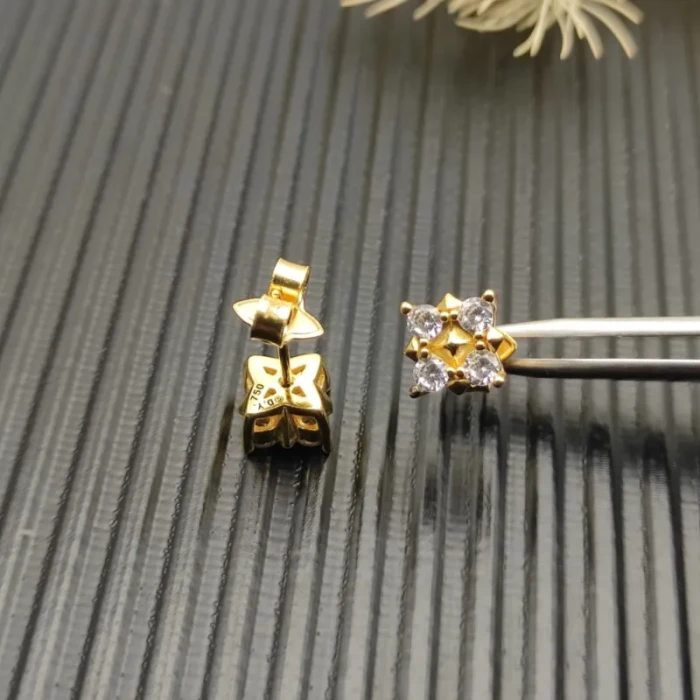 David Yurman 8mm Gold Pavé White Diamond Pyramid Stud Earrings