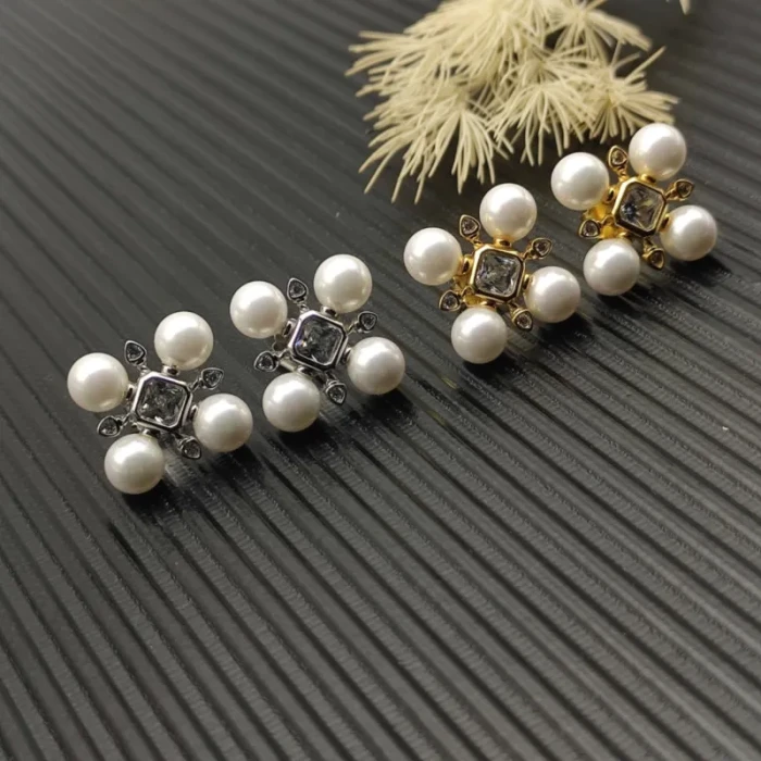 David Yurman 16.5mm Sterling Silver Pyramid Pearl Stud Earrings
